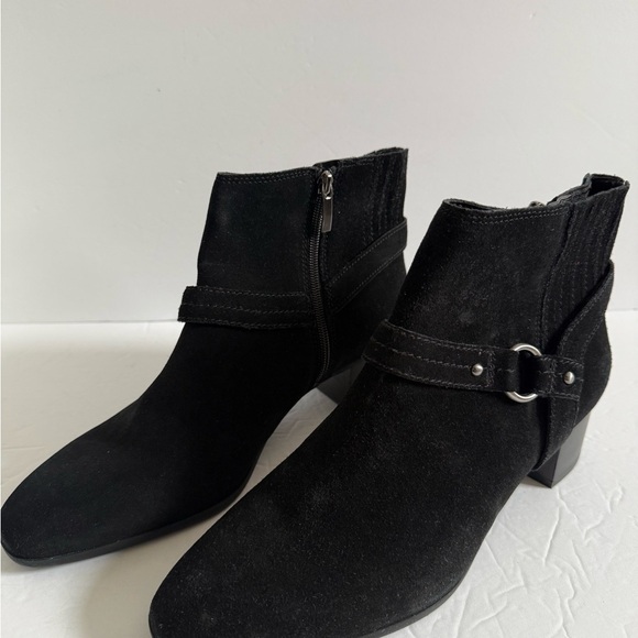 Essex Lane Black Ankle Booties with Suede Finish - Picture 3 of 16